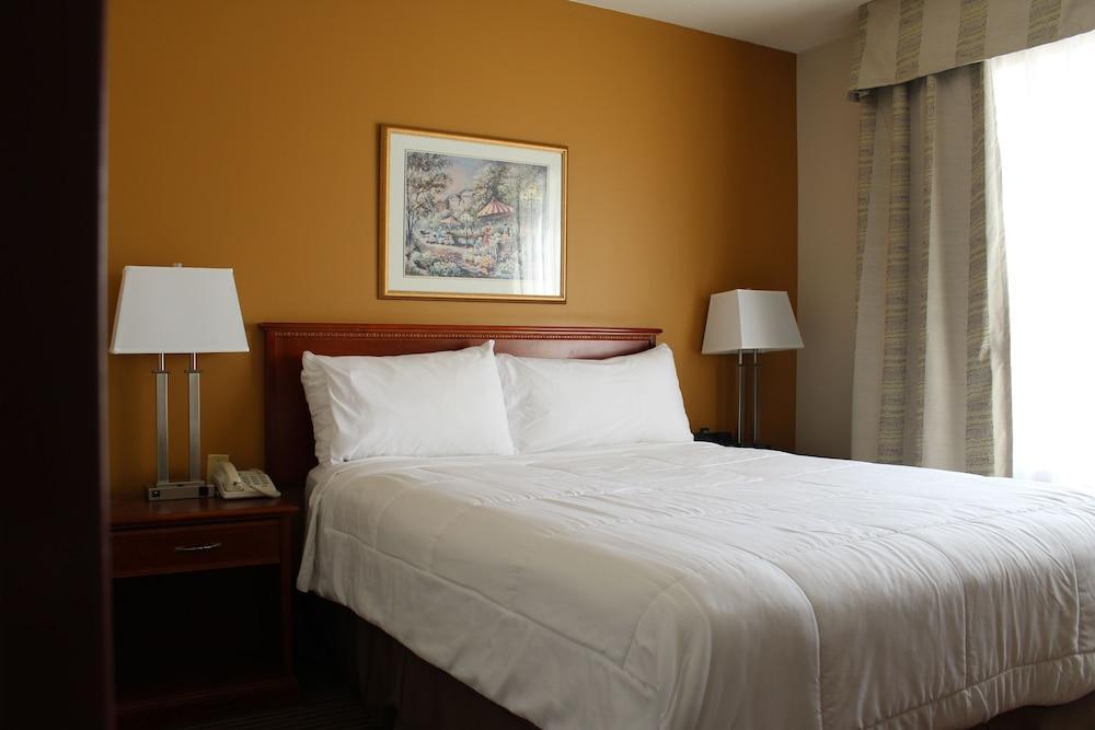 Foxwood Inn And Suites Fox Creek Exterior foto