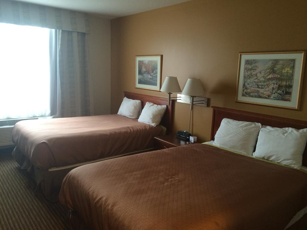 Foxwood Inn And Suites Fox Creek Habitación foto