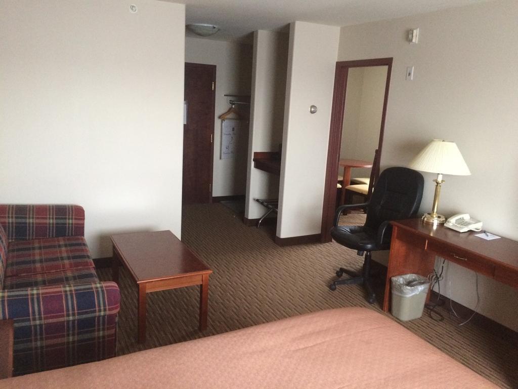 Foxwood Inn And Suites Fox Creek Habitación foto