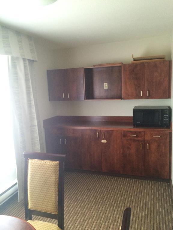 Foxwood Inn And Suites Fox Creek Habitación foto
