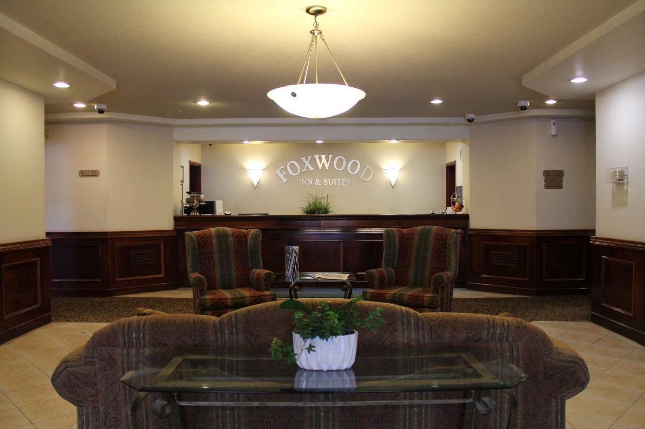 Foxwood Inn And Suites Fox Creek Exterior foto